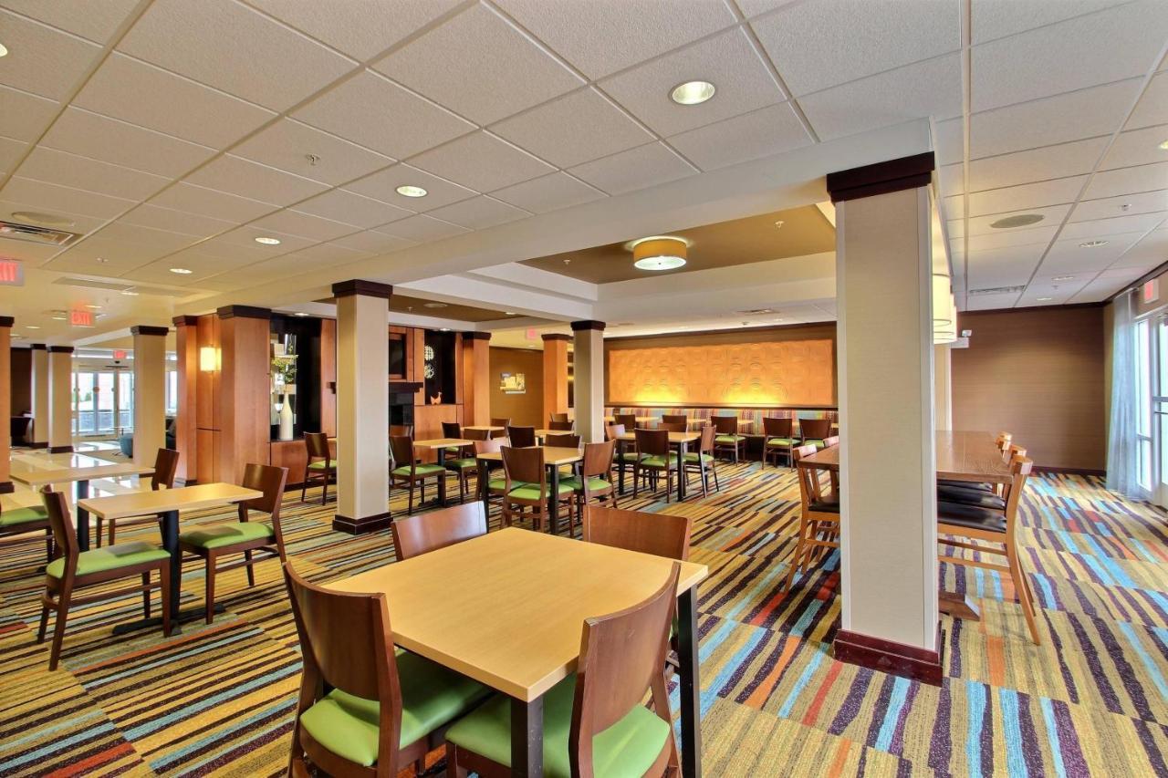 Fairfield Inn & Suites By Marriott Milwaukee Airport Oak Creek Exterior photo