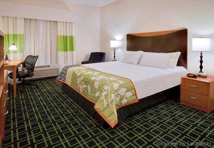 Fairfield Inn & Suites By Marriott Milwaukee Airport Oak Creek Room photo